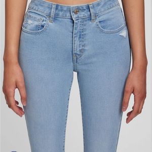 Woman Gap Skinny Light wash Jeans size 6 NWT